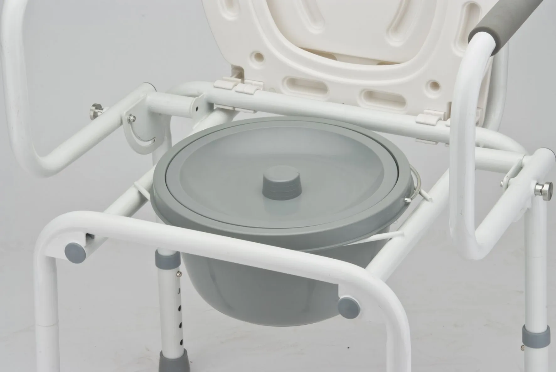 3‑in‑1 Adjustable Bedside Commode Chair - Image 7