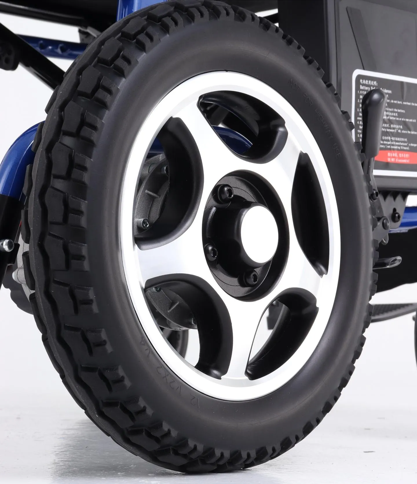 Foldable Aluminum Powered Electric Wheelchair with Solid Inflation-Free PU Tires and Steel Brake - Image 12