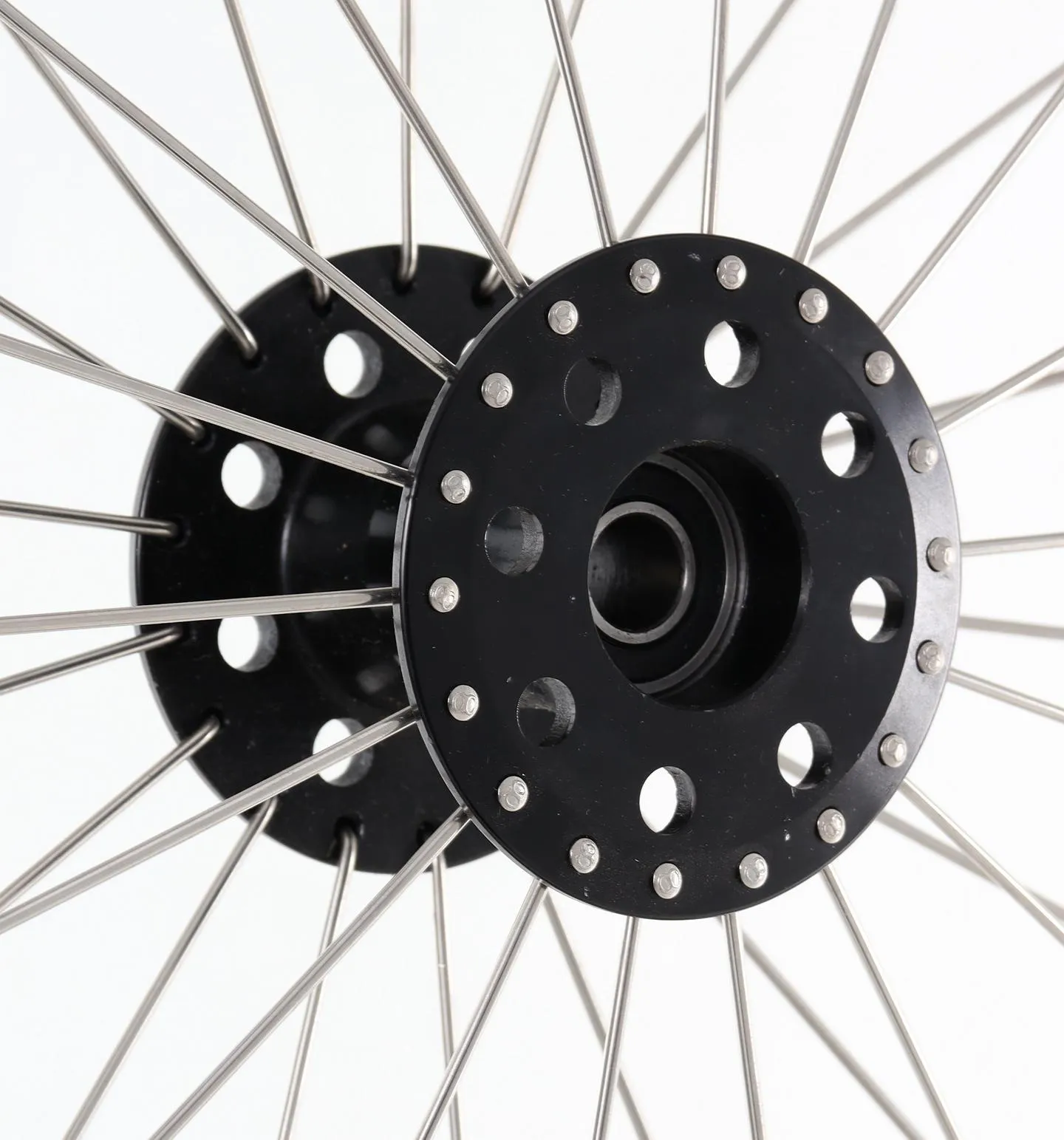26‑Inch Sport Wheelchair Replacement Rear Wheel, Pneumatic Rubber Tire, Steel Spokes, Aluminum Hand‑Rim & Hub, Deep Groove Ball Bearing - Image 4