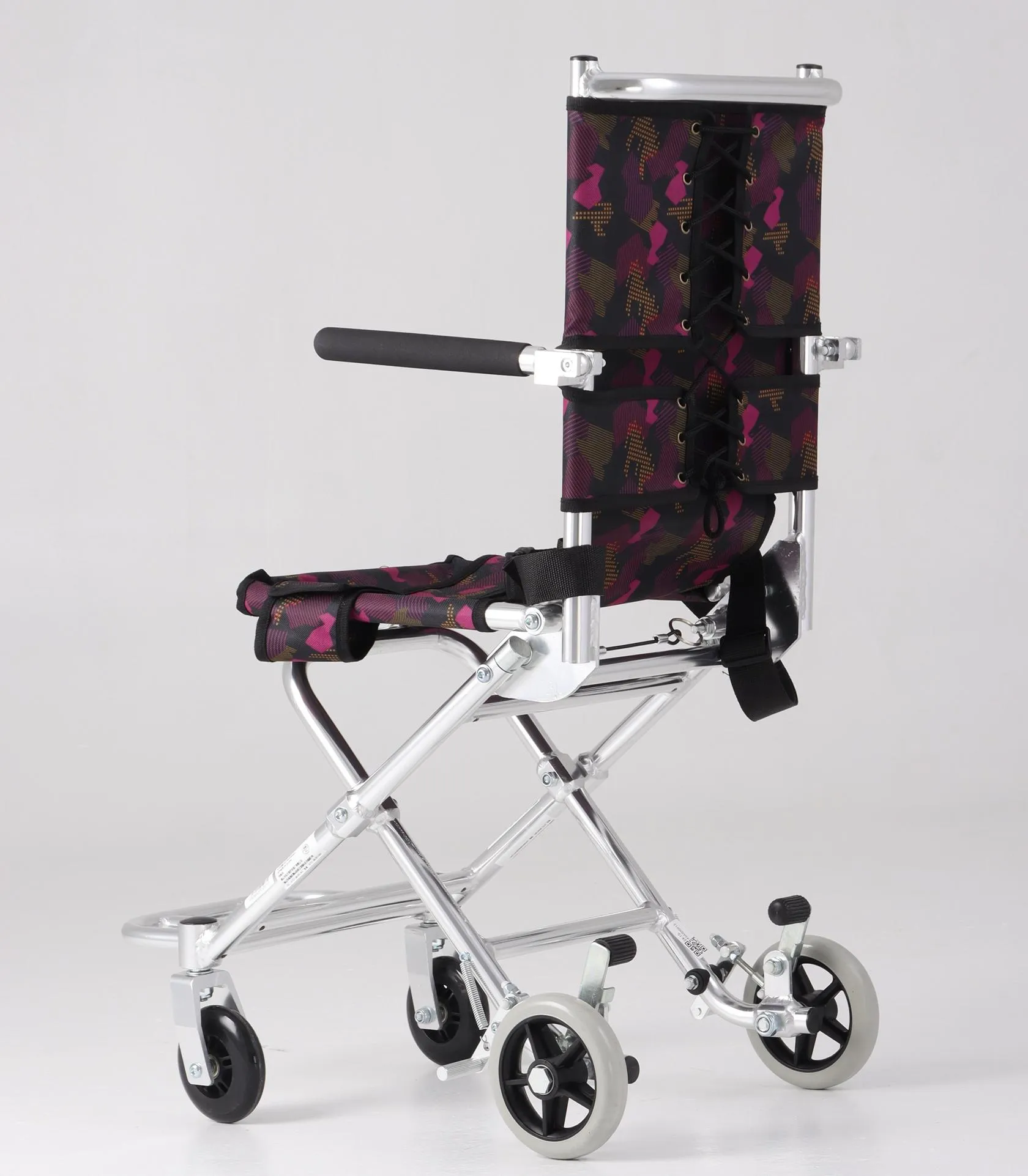 Portable 5.9KG Folding Aluminum Boarding Wheelchair, Pattern Oxford Fabric, 100KG Max Load, Super‑Narrow 380mm, Foot‑Operated Brake for Airport & Travel - Image 4